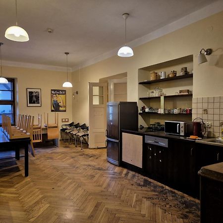 50 People Apartment Krakow Ngoại thất bức ảnh