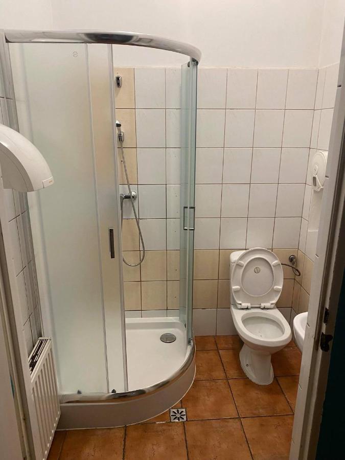 50 People Apartment Krakow Ngoại thất bức ảnh
