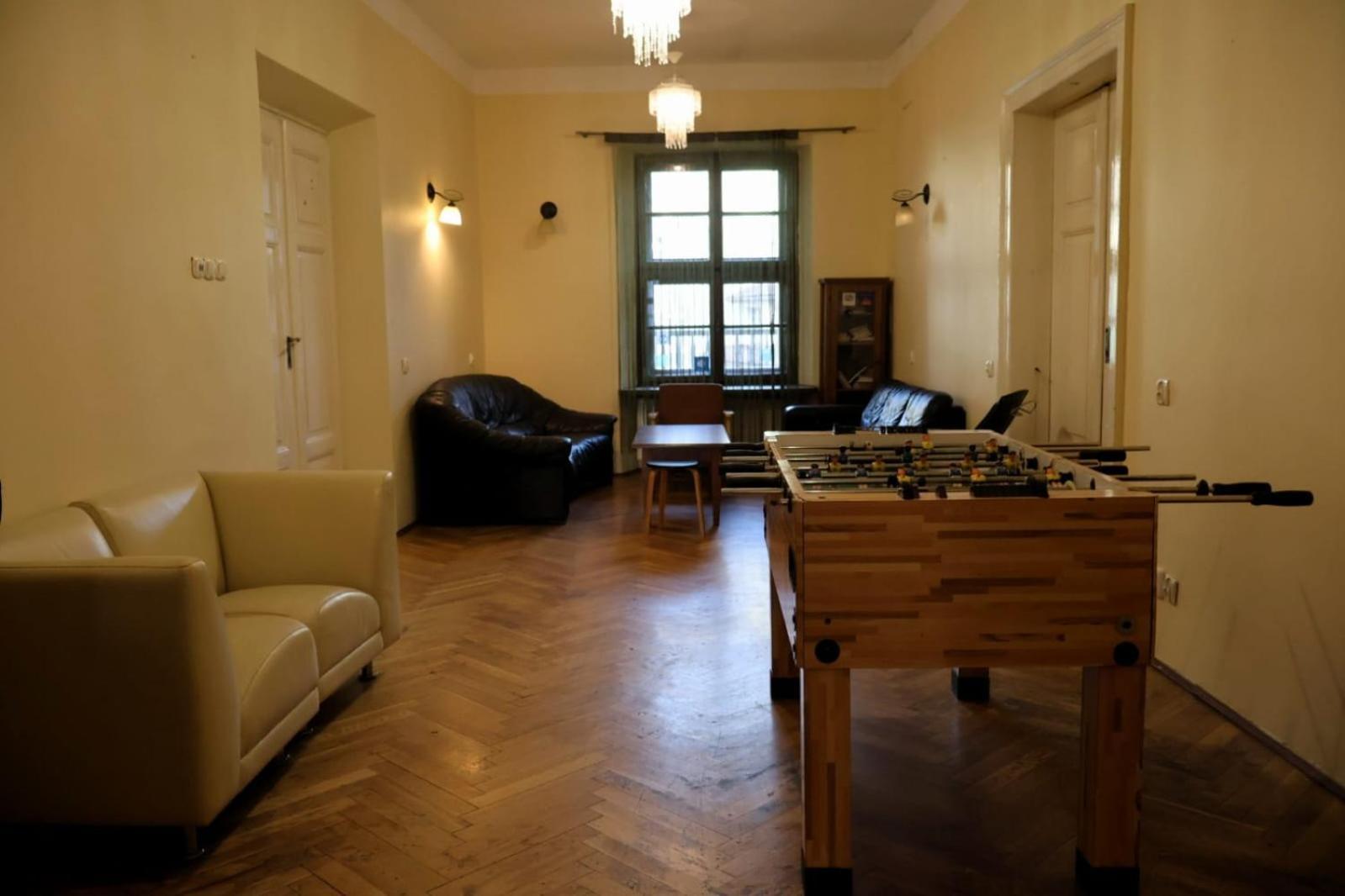 50 People Apartment Krakow Ngoại thất bức ảnh