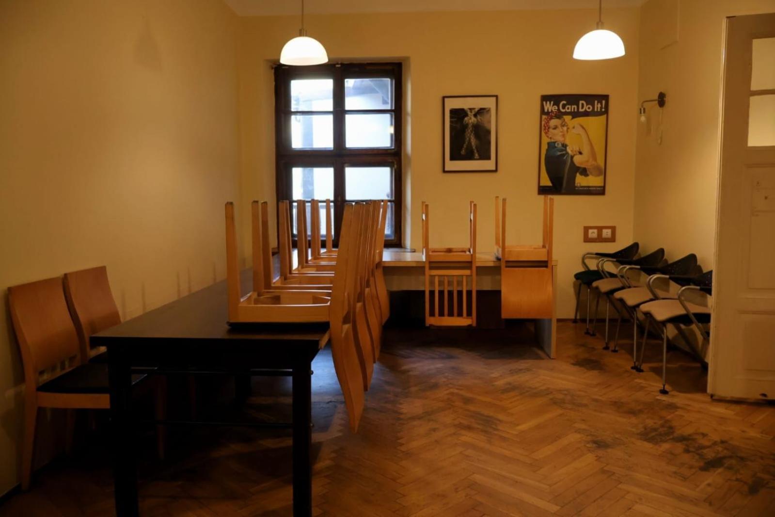 50 People Apartment Krakow Ngoại thất bức ảnh